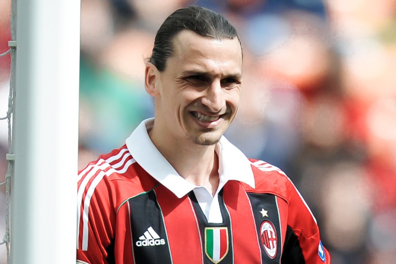Ibrahimovic ghi ban trong tran thang 9-0 cua AC Milan hinh anh