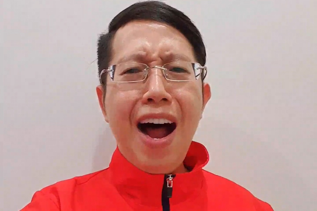 MC Viet Khue hat co vu U23 Viet Nam truoc tran gap UAE hinh anh