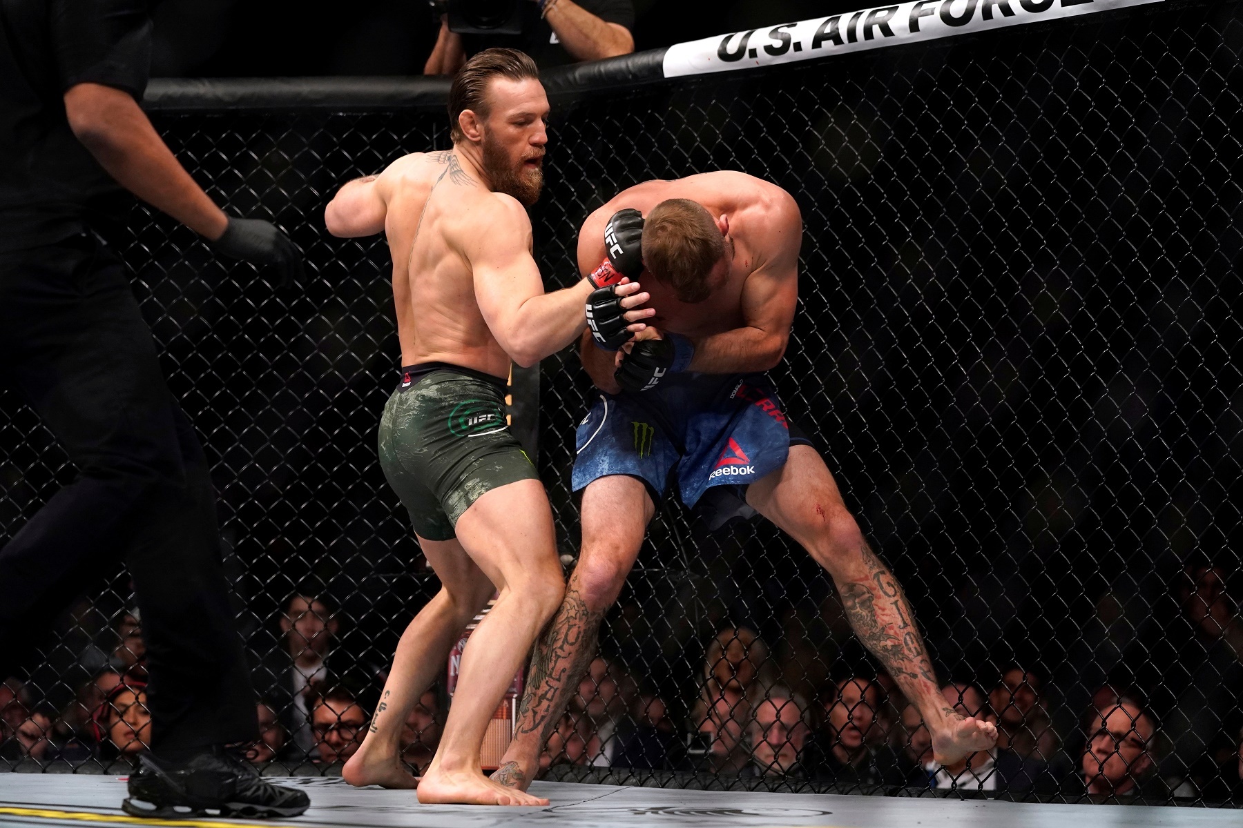 McGregor vs Cowboy anh 1