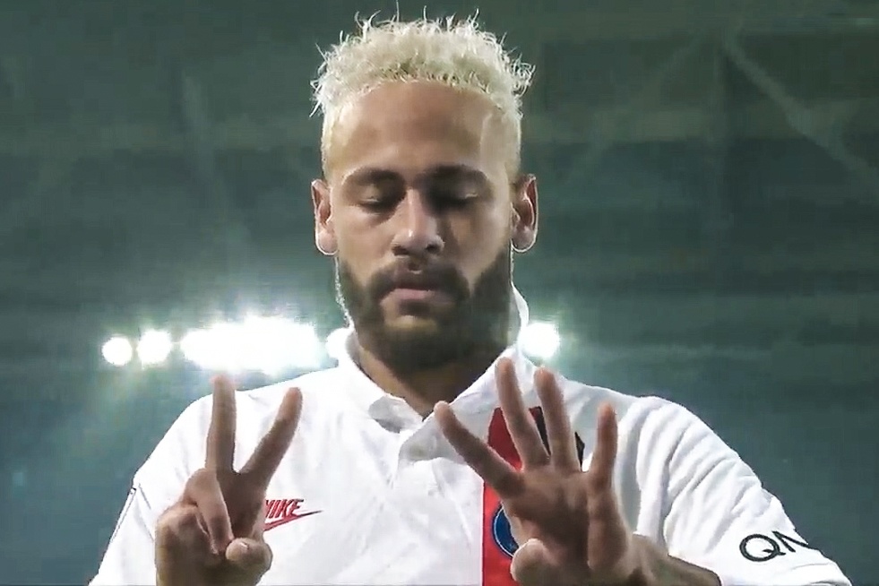 Neymar tri an Kobe Bryant sau khi ghi ban hinh anh