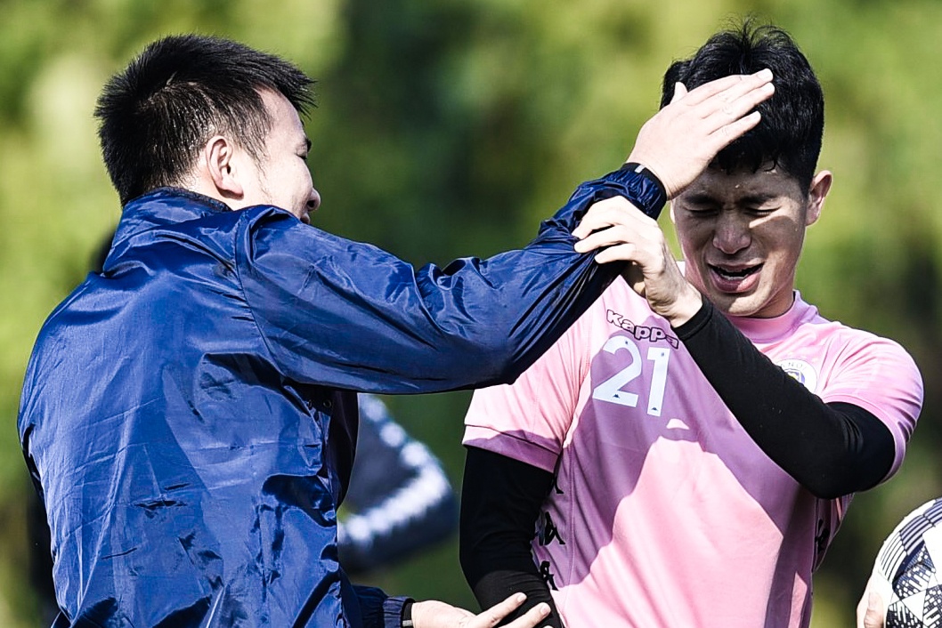 Dinh Trong bi dan anh go dau trong buoi tap hinh anh