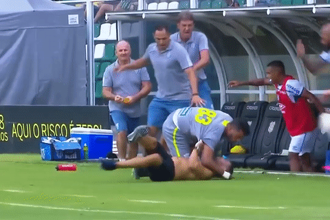 Cau thu da vao dau CDV gay hon loan o Brazil hinh anh