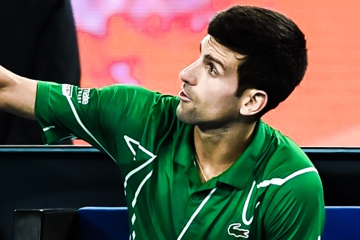 Djokovic xin loi vi xuc pham trong tai hinh anh