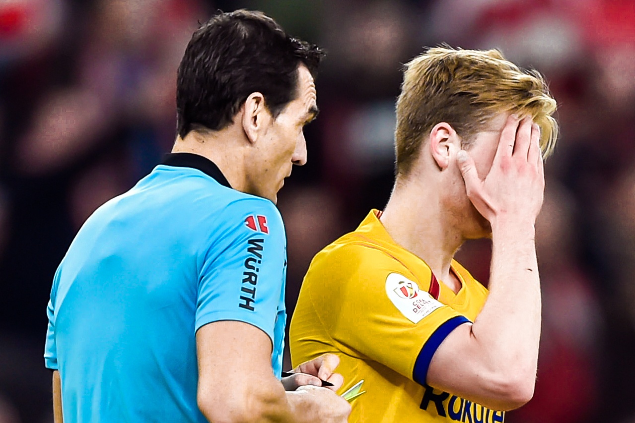 Tien ve Barca nhan the vang vi an va trong tran thua Bilbao hinh anh