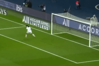 Cu da phan luoi cang nhu ke chi o Ligue 1 hinh anh