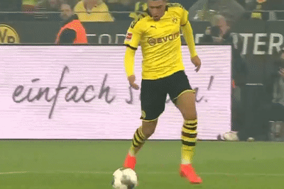 Doi thu truot dai tren san truoc pha xu ly cua Sancho hinh anh