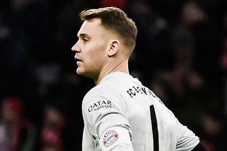 Neuer mac sai lam khi bo trong khung thanh hinh anh