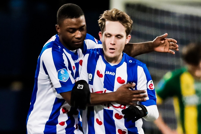 Cuu cau thu Barca cua long ghi ban giai cuu Heerenveen hinh anh