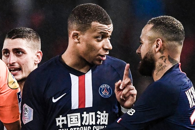 Neymar vo tay sau khi nhan the do o Ligue 1 hinh anh