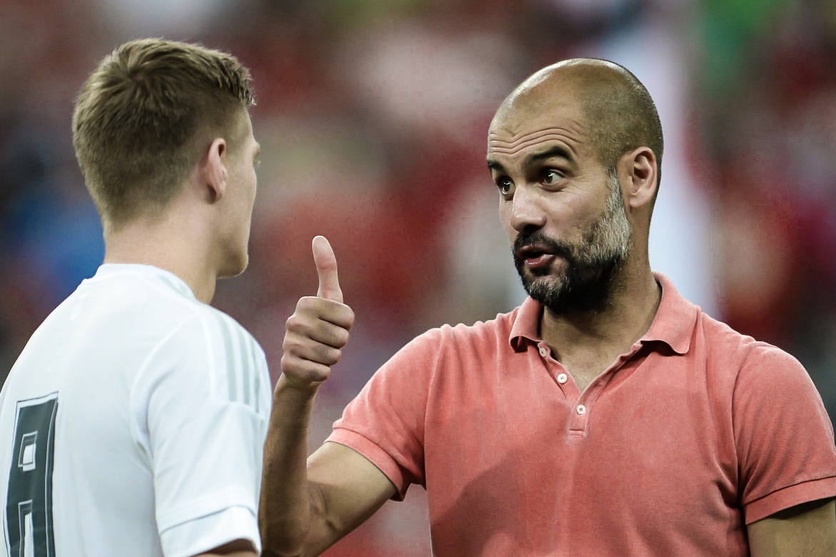 HLV Guardiola tiep can Kroos sau tran thang Real hinh anh