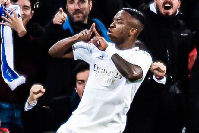 Vinicius an mung kieu CR7 trong tran Real 2-0 Barca hinh anh