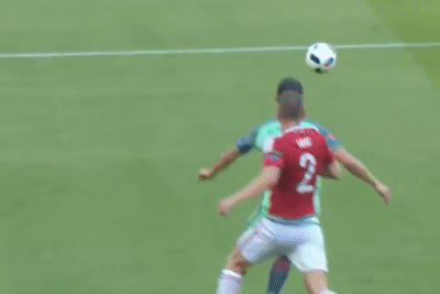 Pha danh got cua Ronaldo duoc tai hien hinh anh