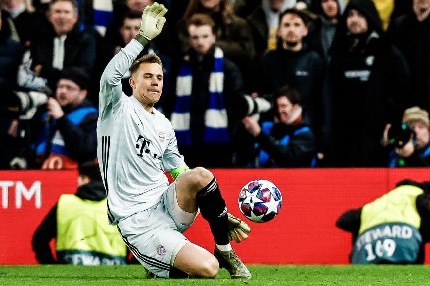 Neuer cuu ban thua trong gang tac hinh anh