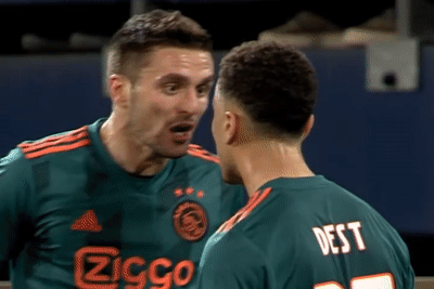 Sao Ajax quat cau thu 19 tuoi khi gap Heerenveen hinh anh