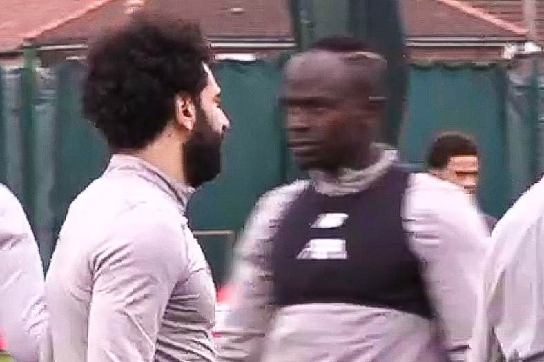Salah, Mane tap luyen truoc nghi van ghet nhau hinh anh