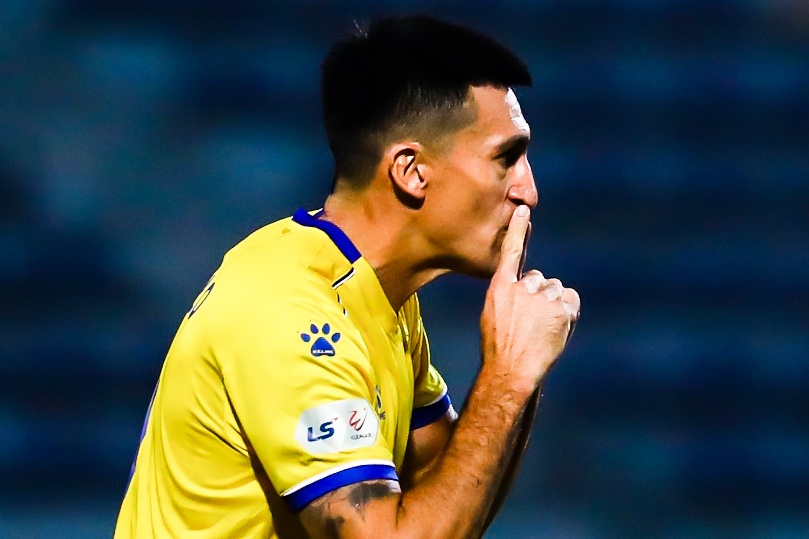 Do Merlo toa sang trong ngay HLV Park du khan hinh anh