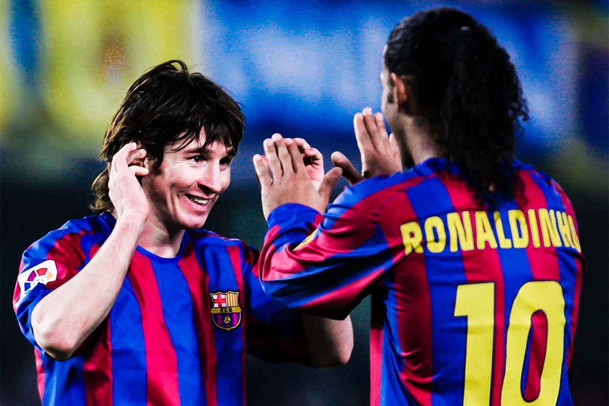 Ronaldinho va nhung pha phoi hop dinh cao voi Messi hinh anh