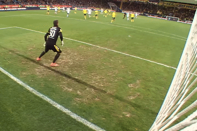 Thu mon pha bong doi cot, dap nguoi roi phan luoi hinh anh