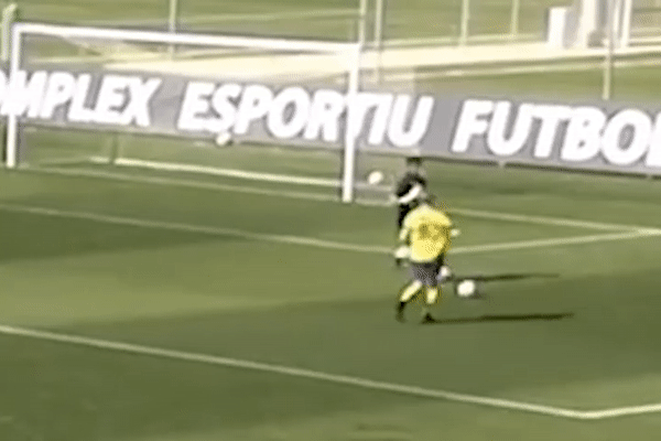 Hon 4 trieu luot xem thu mon xoay compa vuot qua doi thu hinh anh