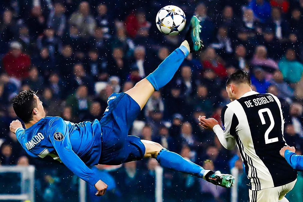 Tron 2 nam Ronaldo 'nga ban den' khien CDV doi thu vo tay hinh anh