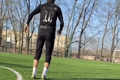 Hon 3 trieu luot xem pha do bong ky thuat hinh anh