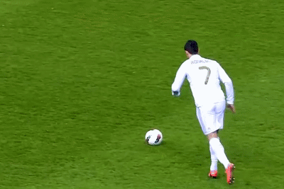 Tron 8 nam Ronaldo sut phat danh bai Courtois hinh anh