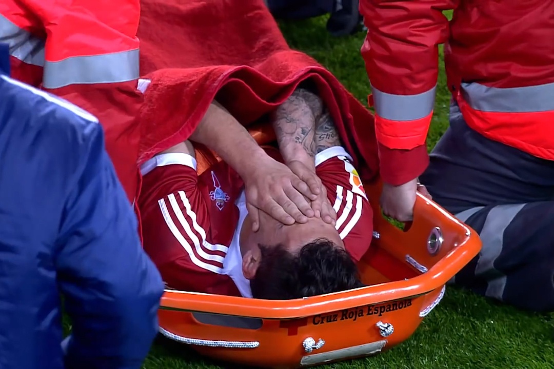 Ronaldo ngoat bong lam doi thu dut day chang dau goi nam 2013 hinh anh