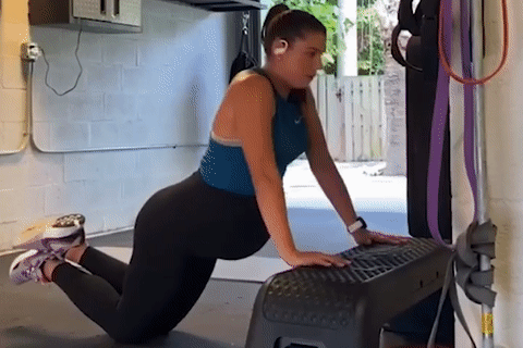 Nu VDV gay tranh cai khi tap luyen du dang mang bau 9 thang hinh anh