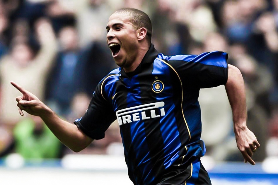 Tron 18 nam Ronaldo 'beo' lap cu dup ha guc doi cua Guardiola hinh anh