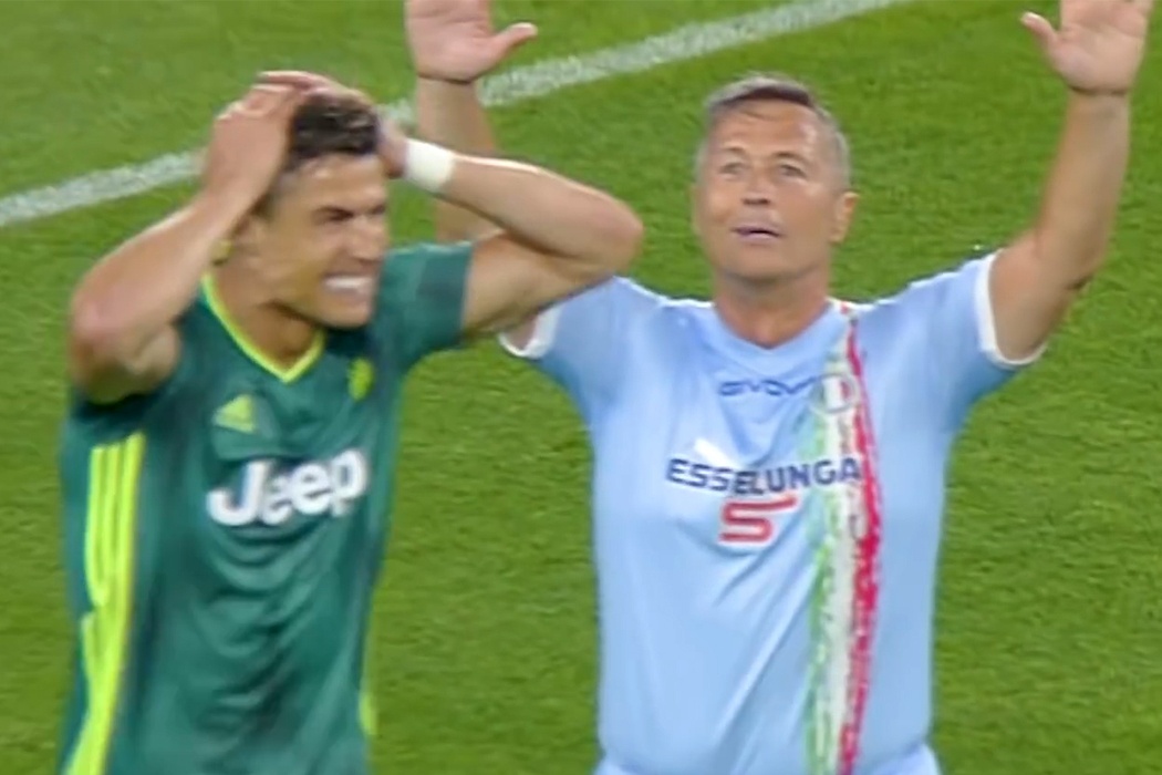 Hai lan Ronaldo, Neymar khien doi thu quy goi vai lay hinh anh