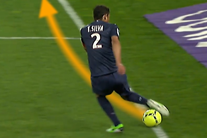 3 cu dut diem o goc hep cua hau ve Brazil hinh anh