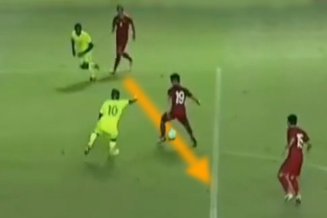 Hai pha bo bong va tam quan sat dang ne cua Quang Hai hinh anh