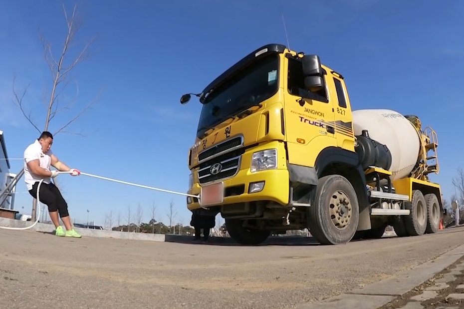 Man keo xe bon nang 26 tan cua VDV vat tay Han Quoc hinh anh