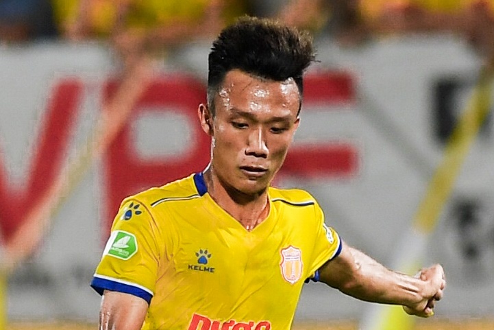 Sy Minh danh got cho dong doi sut xa tung luoi HAGL hinh anh