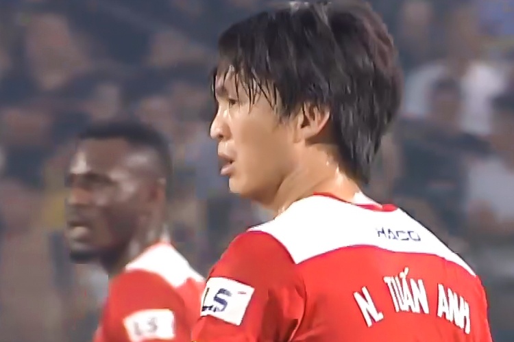 3 lan ngoai binh HAGL lung tung khi nhan duong chuyen tu Tuan Anh hinh anh