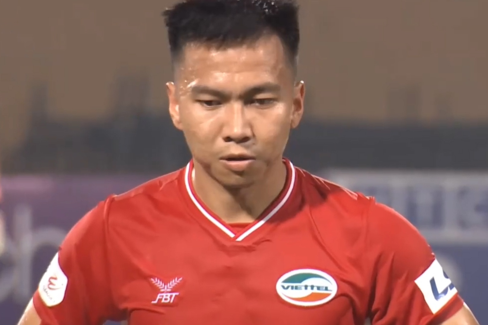 Khac Ngoc da phat ghi ban khi HLV Park du khan hinh anh