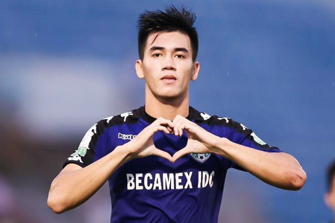 Tien Linh ghi ban sau loat dap nha cua CLB Binh Duong hinh anh