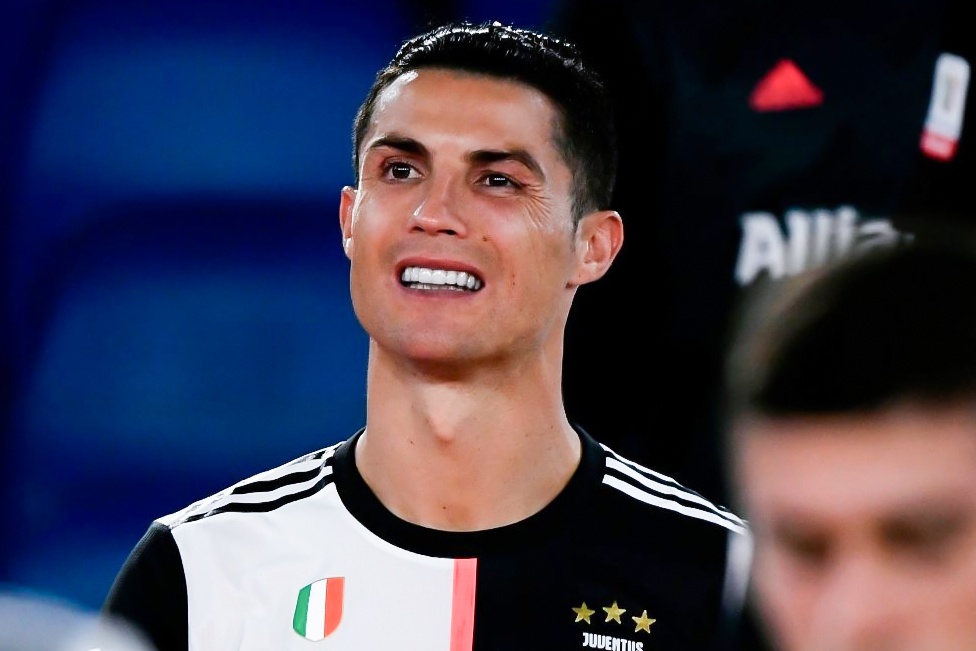 Loat luan luu khien Ronaldo om han o cup quoc gia Italy hinh anh