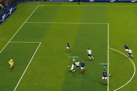 Than dong PES 12 tuoi Viet Nam sut xa ha game thu Han Quoc hinh anh