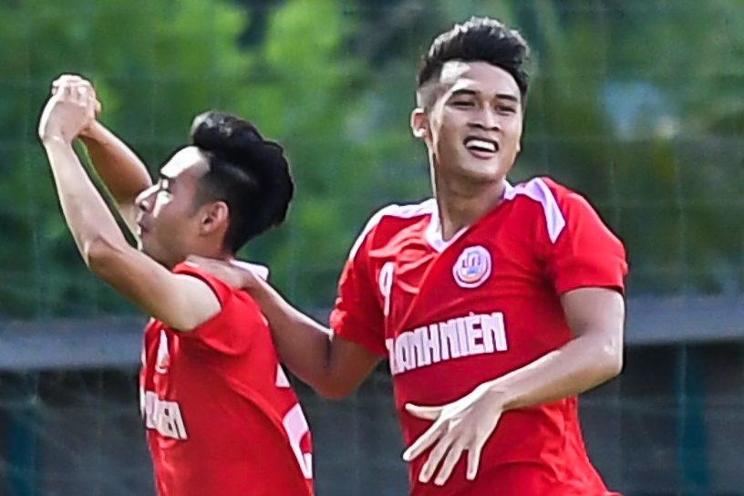 Tai nang tre PVF chich mui giay tung luoi U19 HAGL hinh anh