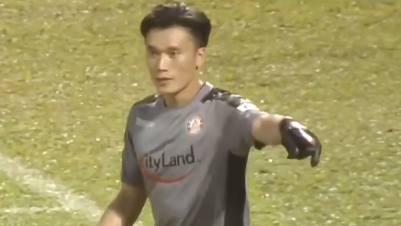 Bui Tien Dung suyt phai tra gia sau khi roi khung thanh hinh anh