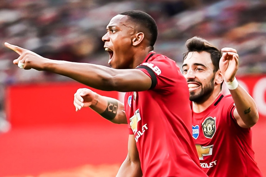 Cu nuoc rut than toc giup MU du Champions League hinh anh