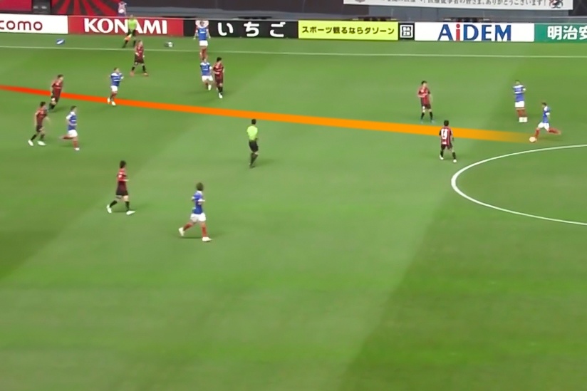 Sao Thai Lan choc khe tu giua san, loai ca hang thu doi phuong hinh anh