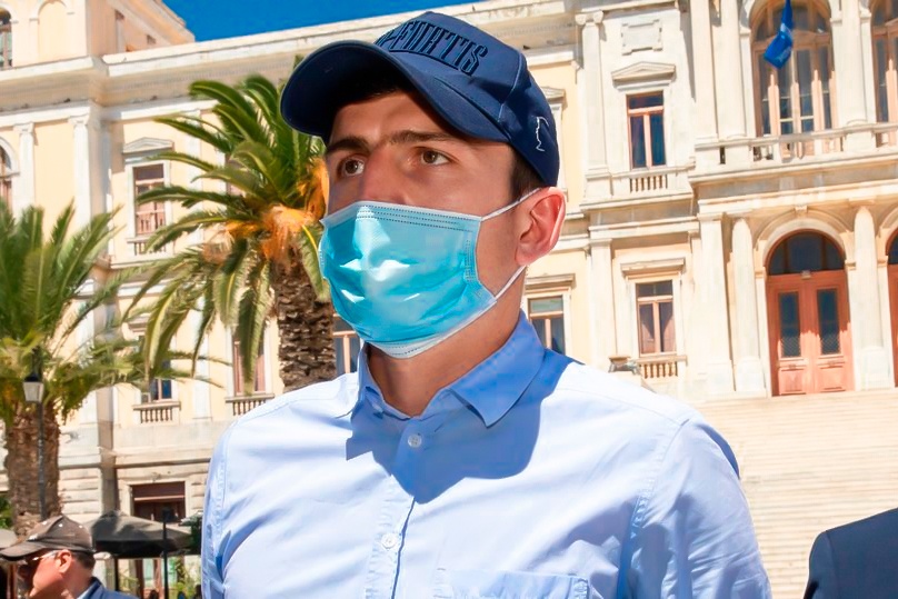 Khoanh khac Maguire duoc tha sau vu danh canh sat Hy Lap hinh anh