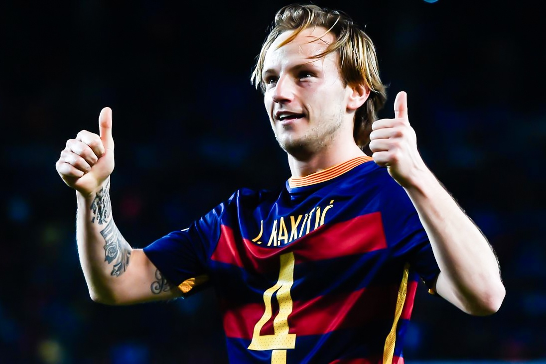 Rakitic an mung chuc vo dich cua Sevilla tren truyen hinh hinh anh
