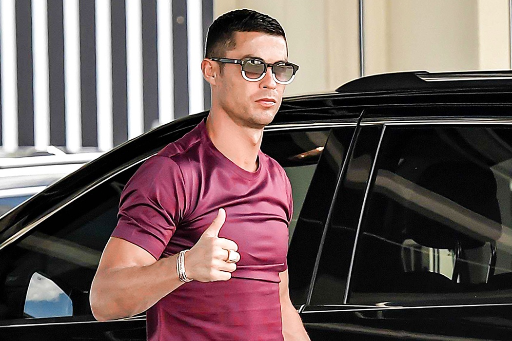 Ronaldo lan dau tap voi tan binh 72 trieu euro o Juventus hinh anh