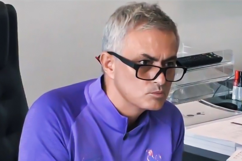 Mourinho tat TV vi bi che het thoi hinh anh