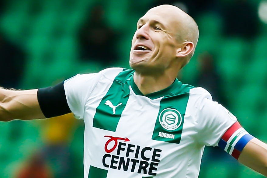 Robben ghi ban dau tien sau khi tai xuat hinh anh