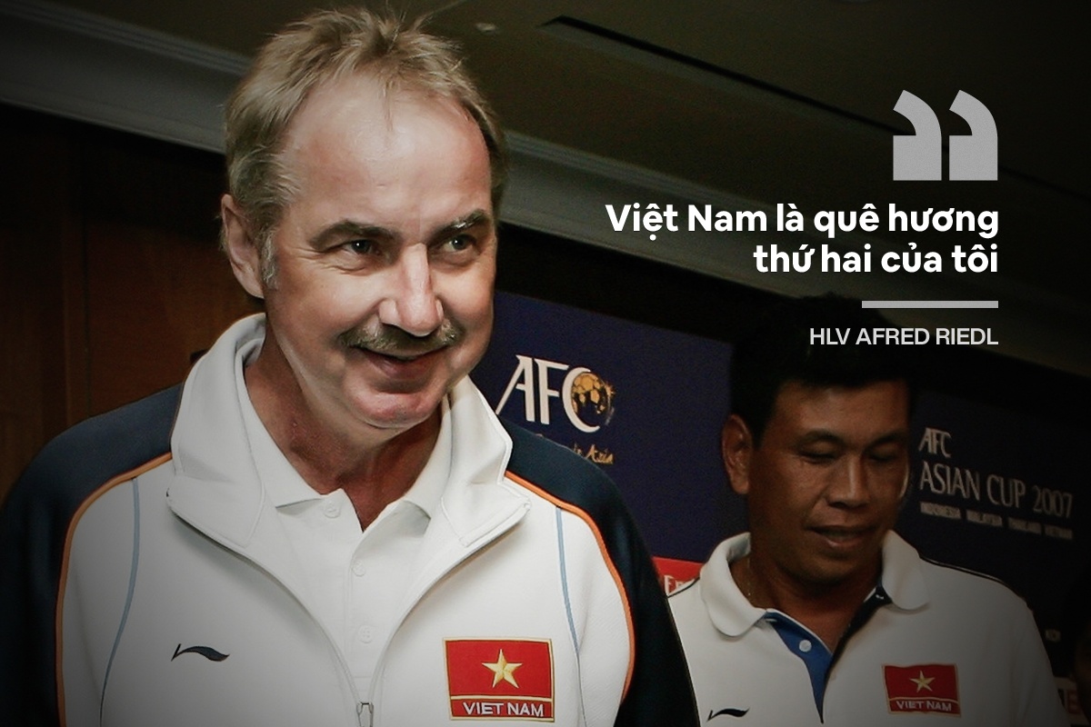 huan luyen vien alfred riedl qua doi anh 4