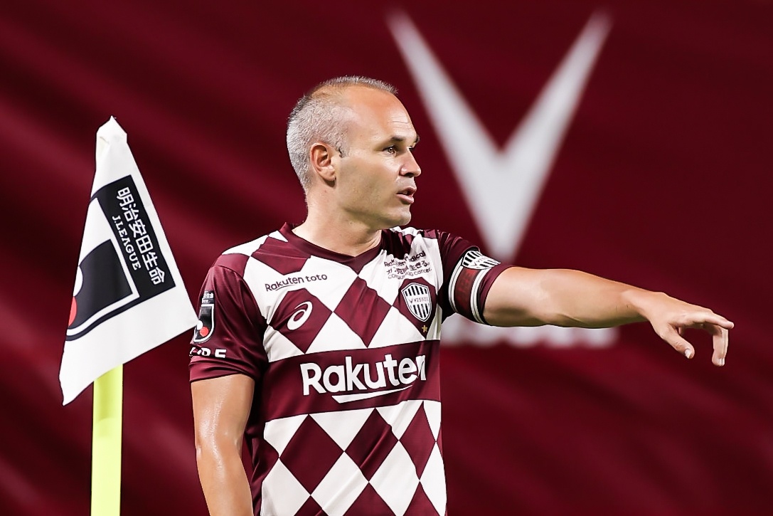 Iniesta gop phan cuu doi bong Nhat Ban o phut 90+3 hinh anh